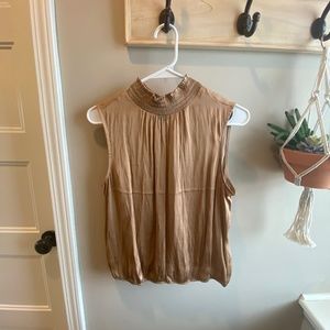 NWT Cinch Waist Open Slit Back Top - Size M